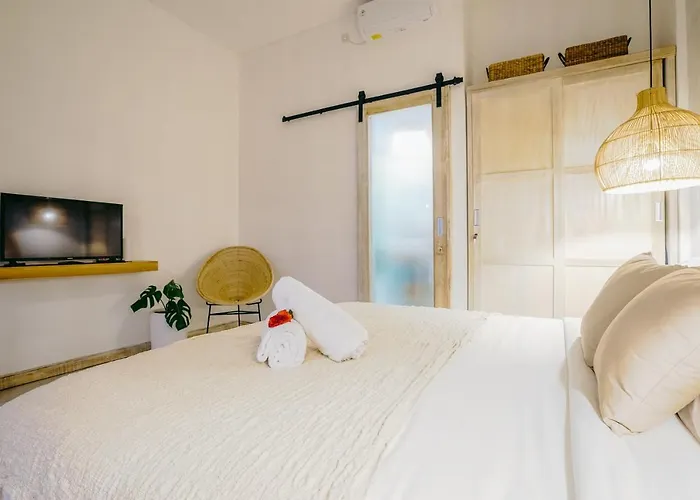 Aarka - Chic Balinese Bohemian Retreat In