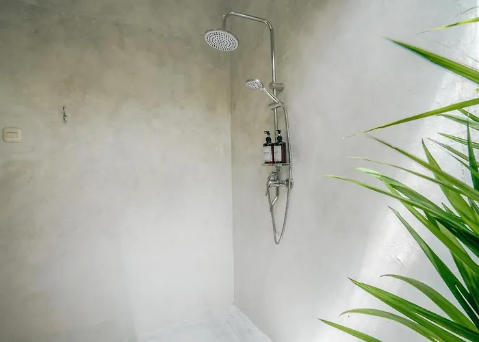 Aarka - Chic Balinese Bohemian Retreat In 塞米亚克