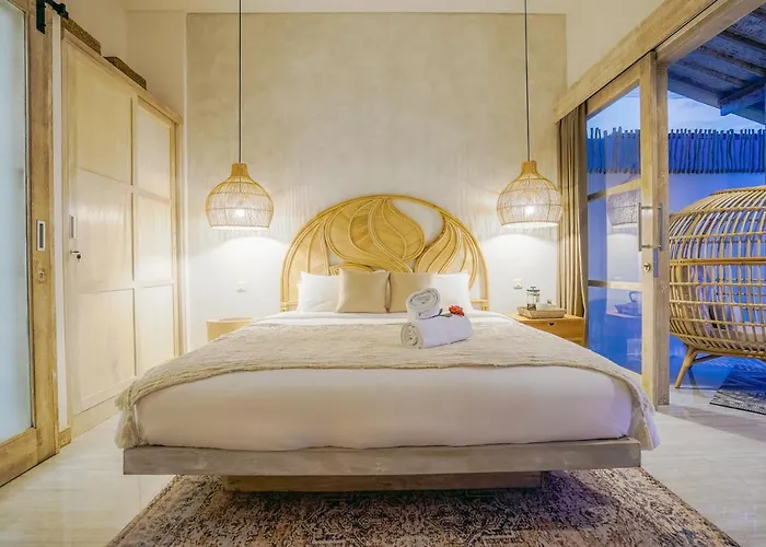 Aarka - Chic Balinese Bohemian Retreat In 塞米亚克