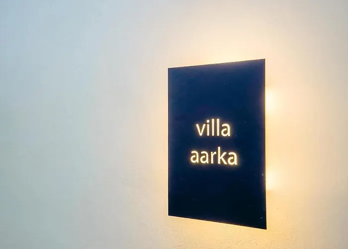 Aarka - Chic Balinese Bohemian Retreat In 塞米亚克
